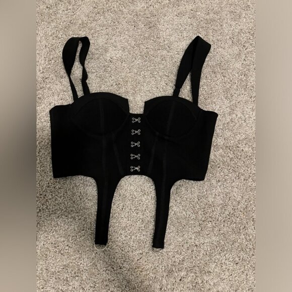 Top Chic Crop Top. - Picture 1 of 2
